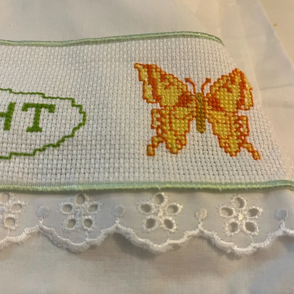 NWOT ANDY & HELEN embroidered flat bedsheet